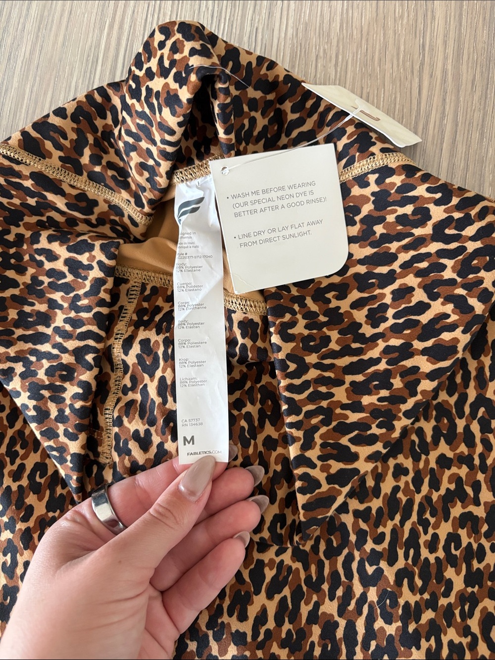 Fabletics Define PowerHold Ultra High-Waisted 7/8 Leopard Leggings Size M NWT - Picture 3 of 7